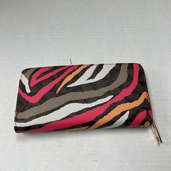 Fashion Classic Pink Wallet NEW - Picture 2 of 7